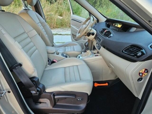 Бежевый Рено Гранд Сценик, объемом двигателя 2 л и пробегом 187 тыс. км за 7100 $, фото 10 на Automoto.ua