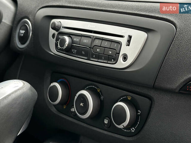 Бежевый Рено Гранд Сценик, объемом двигателя 1.5 л и пробегом 186 тыс. км за 9450 $, фото 90 на Automoto.ua