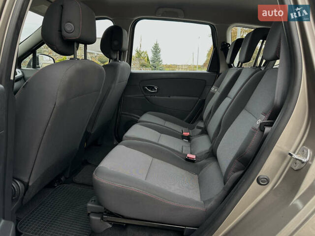 Бежевый Рено Гранд Сценик, объемом двигателя 1.5 л и пробегом 186 тыс. км за 9450 $, фото 73 на Automoto.ua