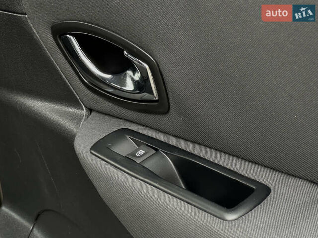 Бежевый Рено Гранд Сценик, объемом двигателя 1.5 л и пробегом 186 тыс. км за 9450 $, фото 80 на Automoto.ua