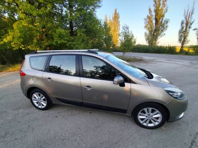 Бежевый Рено Гранд Сценик, объемом двигателя 1.5 л и пробегом 275 тыс. км за 7750 $, фото 7 на Automoto.ua