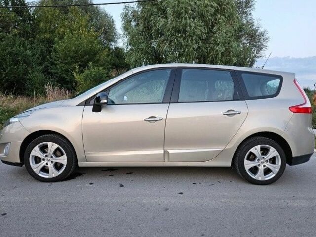 Бежевый Рено Гранд Сценик, объемом двигателя 2 л и пробегом 187 тыс. км за 7100 $, фото 4 на Automoto.ua