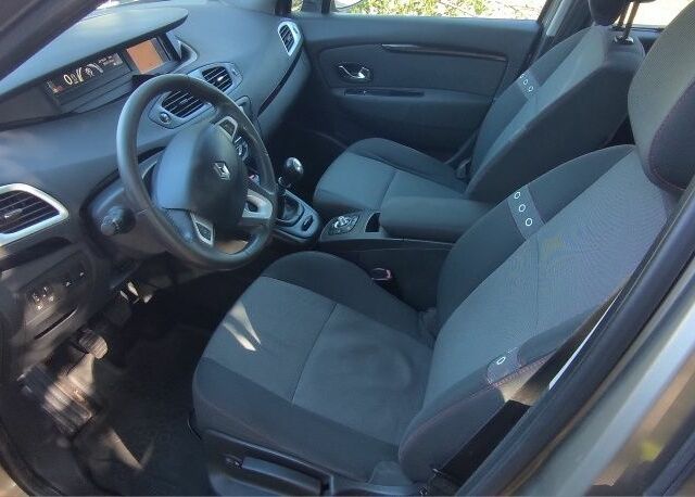 Бежевый Рено Гранд Сценик, объемом двигателя 1.5 л и пробегом 220 тыс. км за 9500 $, фото 2 на Automoto.ua