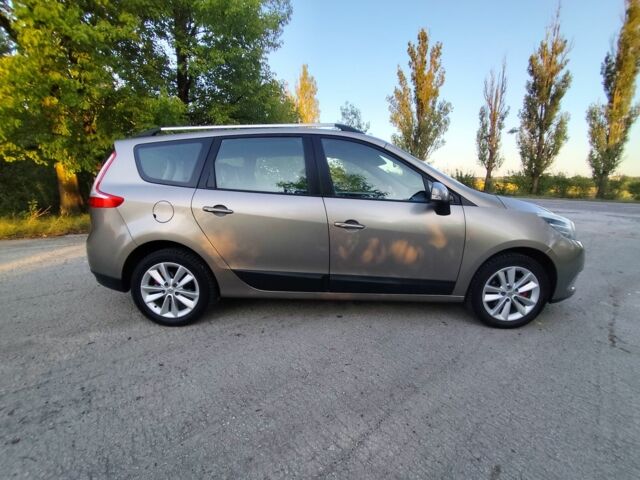 Бежевый Рено Гранд Сценик, объемом двигателя 1.5 л и пробегом 275 тыс. км за 7750 $, фото 8 на Automoto.ua