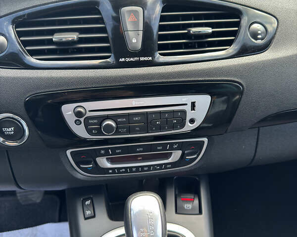 Бежевый Рено Гранд Сценик, объемом двигателя 2 л и пробегом 241 тыс. км за 13000 $, фото 39 на Automoto.ua