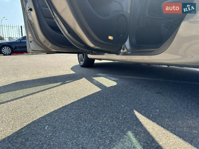 Бежевый Рено Гранд Сценик, объемом двигателя 2 л и пробегом 241 тыс. км за 13000 $, фото 20 на Automoto.ua