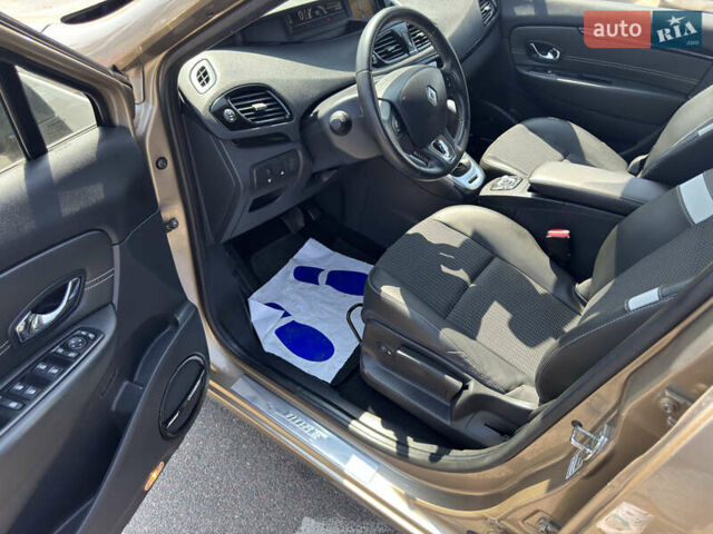 Бежевый Рено Гранд Сценик, объемом двигателя 2 л и пробегом 241 тыс. км за 13000 $, фото 21 на Automoto.ua