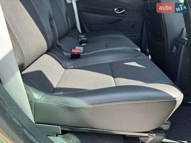 Бежевый Рено Гранд Сценик, объемом двигателя 2 л и пробегом 241 тыс. км за 13000 $, фото 28 на Automoto.ua