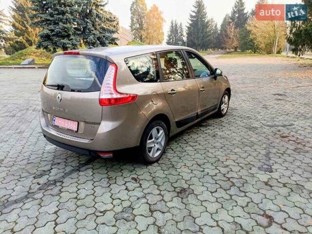 Бежевий Рено Гранд Сценік, об'ємом двигуна 1.5 л та пробігом 230 тис. км за 8800 $, фото 6 на Automoto.ua