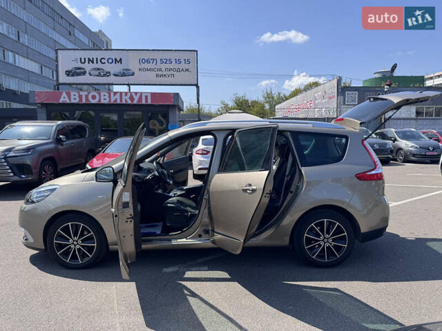 Бежевый Рено Гранд Сценик, объемом двигателя 2 л и пробегом 241 тыс. км за 13000 $, фото 17 на Automoto.ua