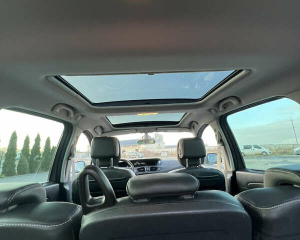 Бежевый Рено Гранд Сценик, объемом двигателя 1.6 л и пробегом 171 тыс. км за 10200 $, фото 38 на Automoto.ua