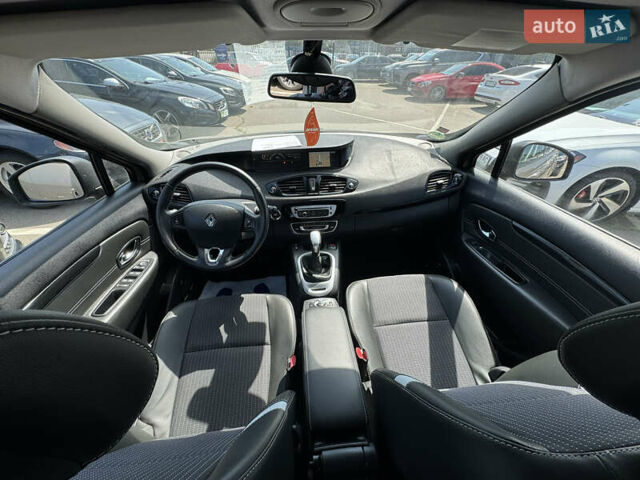 Бежевый Рено Гранд Сценик, объемом двигателя 2 л и пробегом 241 тыс. км за 13000 $, фото 34 на Automoto.ua