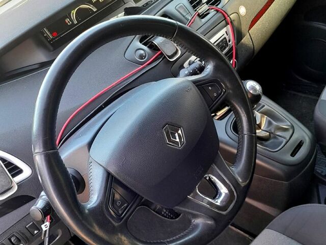 Бежевий Рено Гранд Сценік, об'ємом двигуна 1.5 л та пробігом 270 тис. км за 8700 $, фото 2 на Automoto.ua