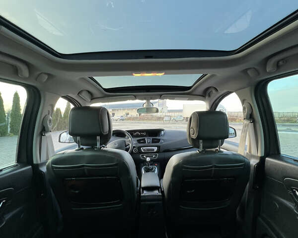 Бежевый Рено Гранд Сценик, объемом двигателя 1.6 л и пробегом 171 тыс. км за 10200 $, фото 37 на Automoto.ua