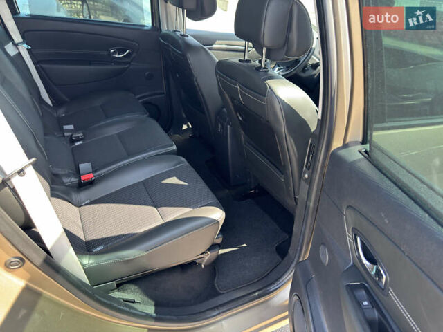 Бежевый Рено Гранд Сценик, объемом двигателя 2 л и пробегом 241 тыс. км за 13000 $, фото 27 на Automoto.ua