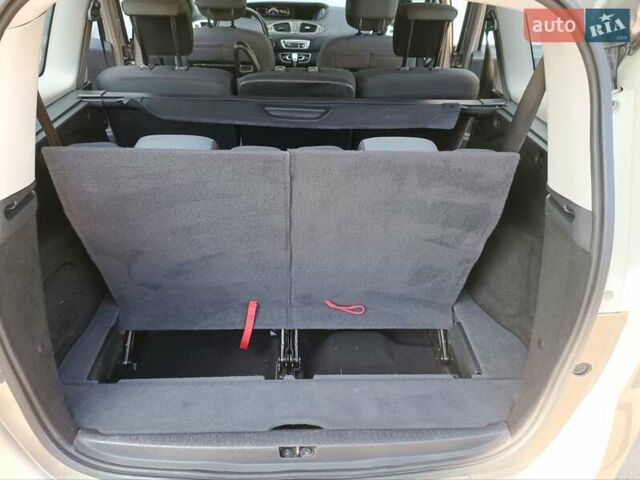 Бежевый Рено Гранд Сценик, объемом двигателя 1.5 л и пробегом 228 тыс. км за 8999 $, фото 17 на Automoto.ua