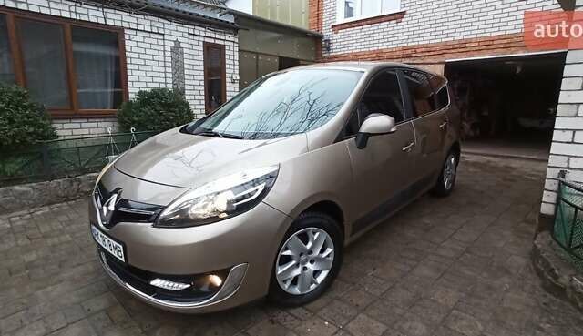 Бежевий Рено Гранд Сценік, об'ємом двигуна 1.5 л та пробігом 230 тис. км за 9300 $, фото 5 на Automoto.ua