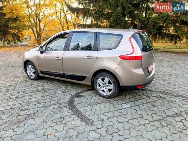 Бежевий Рено Гранд Сценік, об'ємом двигуна 1.5 л та пробігом 230 тис. км за 8800 $, фото 7 на Automoto.ua