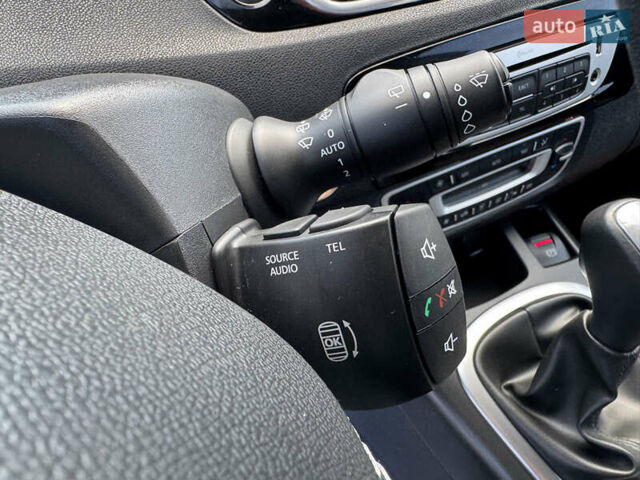 Бежевый Рено Гранд Сценик, объемом двигателя 2 л и пробегом 241 тыс. км за 13000 $, фото 41 на Automoto.ua