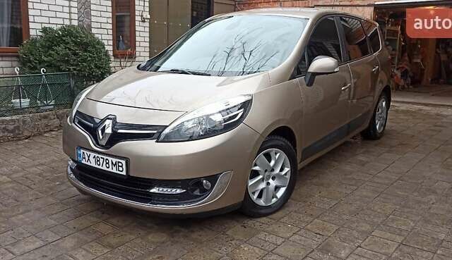 Бежевий Рено Гранд Сценік, об'ємом двигуна 1.5 л та пробігом 230 тис. км за 9300 $, фото 3 на Automoto.ua