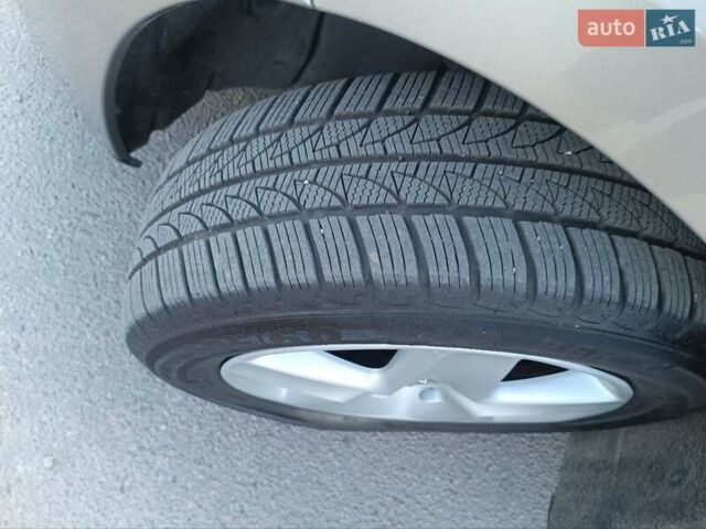 Бежевый Рено Гранд Сценик, объемом двигателя 1.5 л и пробегом 228 тыс. км за 8999 $, фото 14 на Automoto.ua