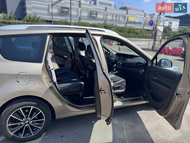 Бежевый Рено Гранд Сценик, объемом двигателя 2 л и пробегом 241 тыс. км за 13000 $, фото 16 на Automoto.ua