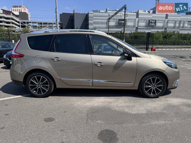 Бежевый Рено Гранд Сценик, объемом двигателя 2 л и пробегом 241 тыс. км за 13000 $, фото 8 на Automoto.ua