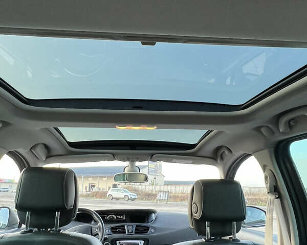 Бежевый Рено Гранд Сценик, объемом двигателя 1.6 л и пробегом 171 тыс. км за 10200 $, фото 36 на Automoto.ua