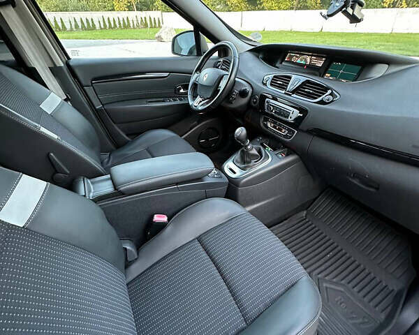 Рено Гранд Сценик 2013 в Луцке на Automoto.ua Бежевый Рено Гранд Сценик, объемом двигателя 1.46 л и пробегом 253 тыс. км за 8399 $, фото 12 на Automoto.ua