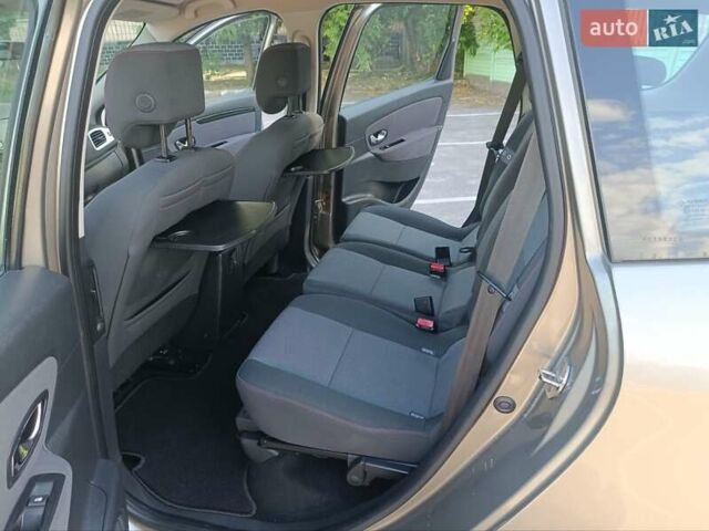 Бежевый Рено Гранд Сценик, объемом двигателя 1.5 л и пробегом 228 тыс. км за 8999 $, фото 22 на Automoto.ua