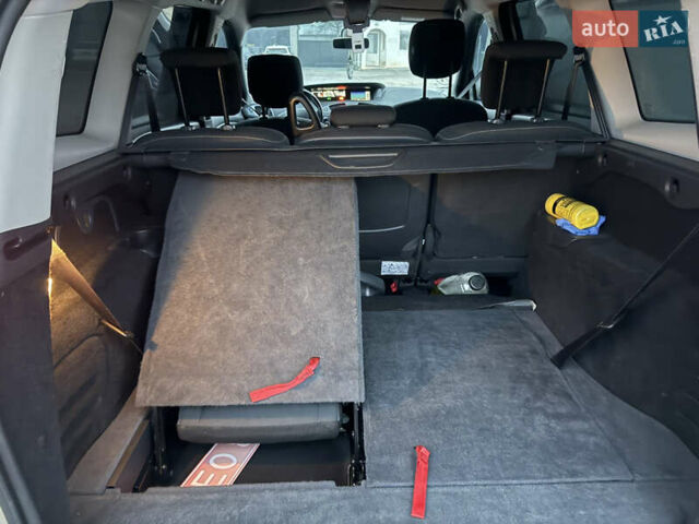 Бежевий Рено Гранд Сценік, об'ємом двигуна 1.46 л та пробігом 243 тис. км за 8990 $, фото 18 на Automoto.ua