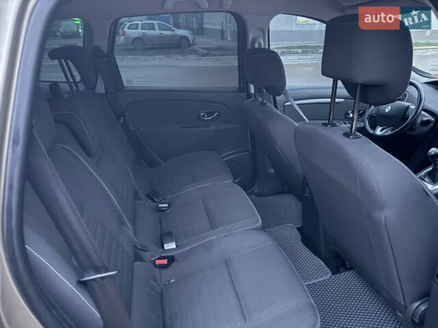 Бежевий Рено Гранд Сценік, об'ємом двигуна 1.46 л та пробігом 243 тис. км за 8990 $, фото 16 на Automoto.ua