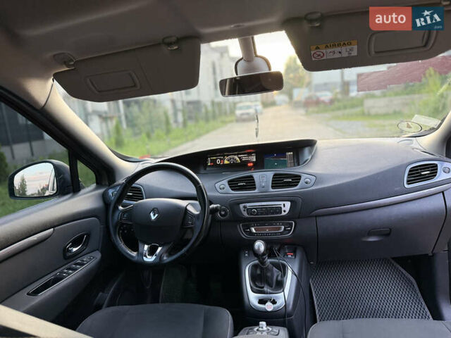 Бежевий Рено Гранд Сценік, об'ємом двигуна 1.5 л та пробігом 237 тис. км за 9290 $, фото 11 на Automoto.ua