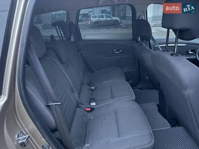 Бежевий Рено Гранд Сценік, об'ємом двигуна 1.46 л та пробігом 243 тис. км за 8990 $, фото 15 на Automoto.ua