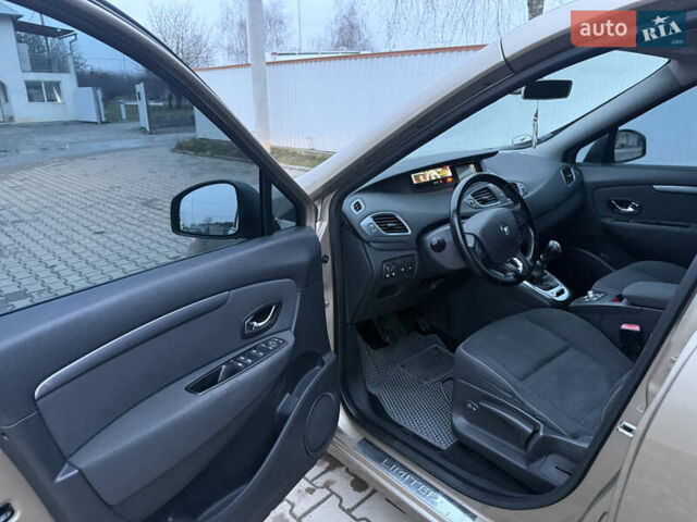 Бежевий Рено Гранд Сценік, об'ємом двигуна 1.46 л та пробігом 243 тис. км за 8990 $, фото 12 на Automoto.ua