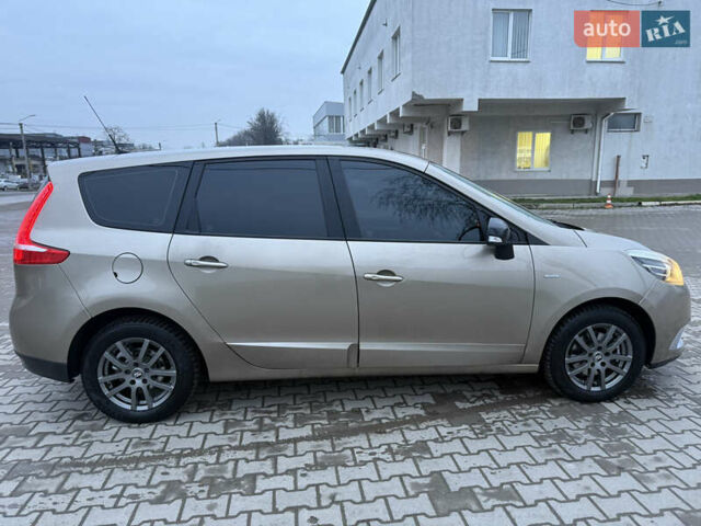 Бежевий Рено Гранд Сценік, об'ємом двигуна 1.46 л та пробігом 243 тис. км за 8990 $, фото 3 на Automoto.ua