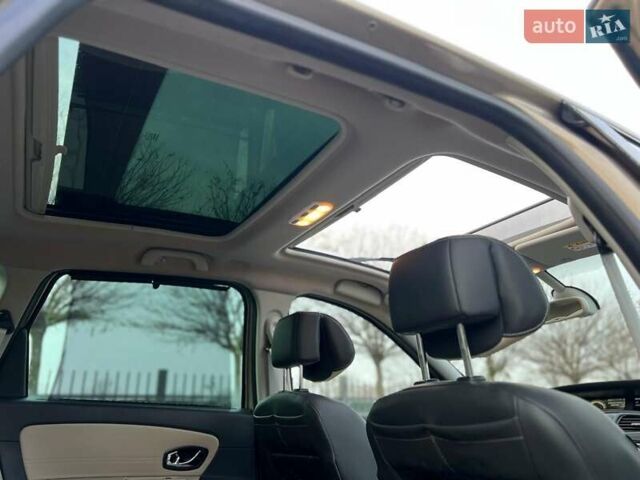 Бежевий Рено Гранд Сценік, об'ємом двигуна 1.5 л та пробігом 131 тис. км за 12800 $, фото 44 на Automoto.ua