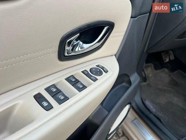 Бежевий Рено Гранд Сценік, об'ємом двигуна 1.5 л та пробігом 131 тис. км за 12800 $, фото 49 на Automoto.ua