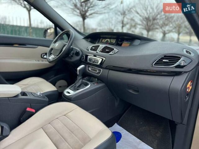 Бежевий Рено Гранд Сценік, об'ємом двигуна 1.5 л та пробігом 131 тис. км за 12800 $, фото 41 на Automoto.ua