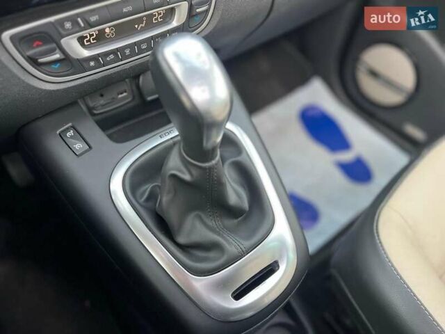 Бежевий Рено Гранд Сценік, об'ємом двигуна 1.5 л та пробігом 131 тис. км за 12800 $, фото 25 на Automoto.ua