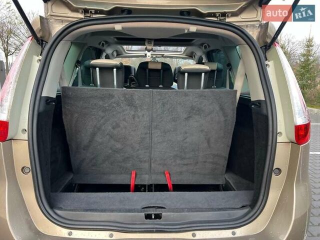 Бежевий Рено Гранд Сценік, об'ємом двигуна 1.5 л та пробігом 131 тис. км за 12800 $, фото 51 на Automoto.ua