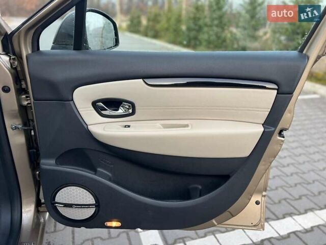 Бежевий Рено Гранд Сценік, об'ємом двигуна 1.5 л та пробігом 131 тис. км за 12800 $, фото 43 на Automoto.ua