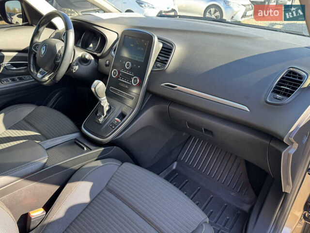 Бежевий Рено Гранд Сценік, об'ємом двигуна 1.5 л та пробігом 200 тис. км за 15900 $, фото 28 на Automoto.ua