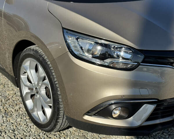 Бежевий Рено Гранд Сценік, об'ємом двигуна 1.5 л та пробігом 200 тис. км за 15900 $, фото 35 на Automoto.ua