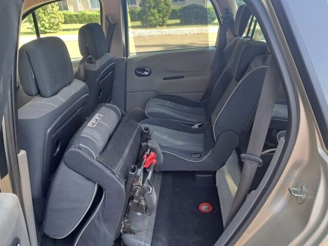 Бежевый Рено Гранд Сценик, объемом двигателя 2 л и пробегом 220 тыс. км за 4200 $, фото 19 на Automoto.ua