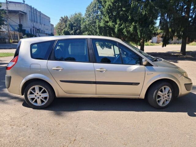 Бежевый Рено Гранд Сценик, объемом двигателя 2 л и пробегом 220 тыс. км за 4200 $, фото 2 на Automoto.ua