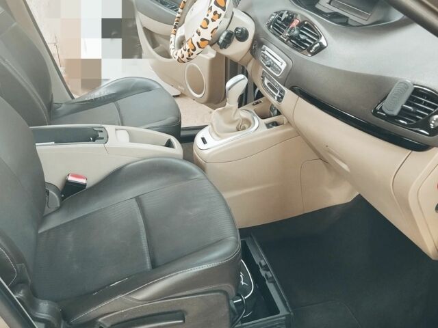 Бежевый Рено Гранд Сценик, объемом двигателя 1.5 л и пробегом 381 тыс. км за 8200 $, фото 3 на Automoto.ua