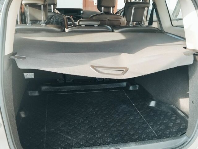 Бежевый Рено Гранд Сценик, объемом двигателя 1.5 л и пробегом 381 тыс. км за 8200 $, фото 6 на Automoto.ua