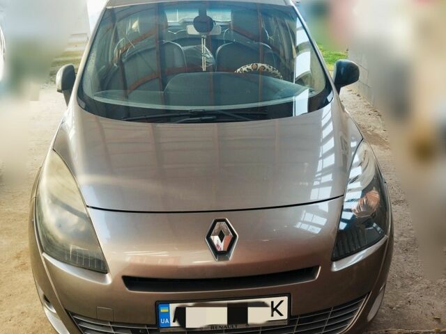 Бежевый Рено Гранд Сценик, объемом двигателя 1.5 л и пробегом 381 тыс. км за 8200 $, фото 2 на Automoto.ua