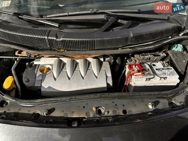 Черный Рено Гранд Сценик, объемом двигателя 1.6 л и пробегом 280 тыс. км за 3600 $, фото 16 на Automoto.ua